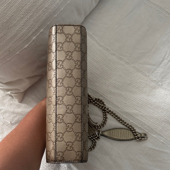 Gucci Gold Shoulder Bag with Chain Strap - Picture 7 of 8